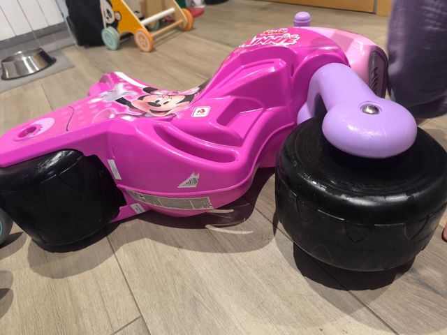 Moto Correpasillos Minnie Mouse