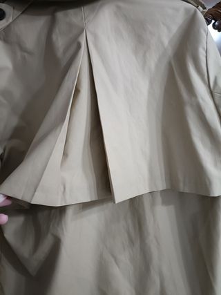 Gabardina corta beige