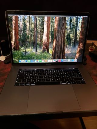 MacBook Pro 15 2019 Space Gray. 
