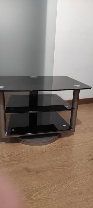 Mesa de cristal y metal
