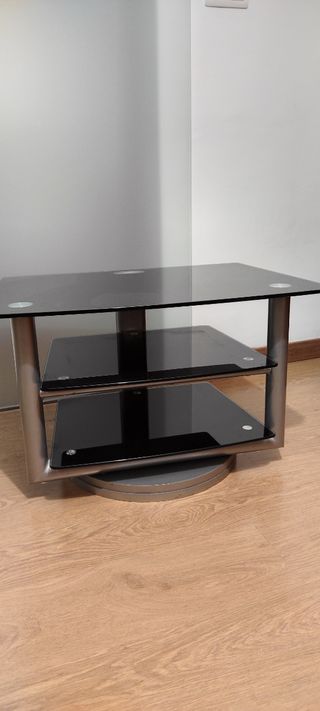 Mesa de cristal y metal