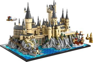 01 LEGO 76419 Il castello e il parco di Harry Potter