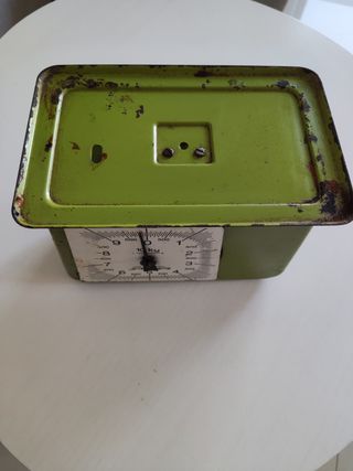 Balanza de cocina antigua verde