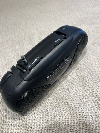 Radio Gedar HF-9002 FM/AM Portátil