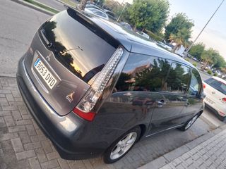 Mitsubishi Grandis 2006