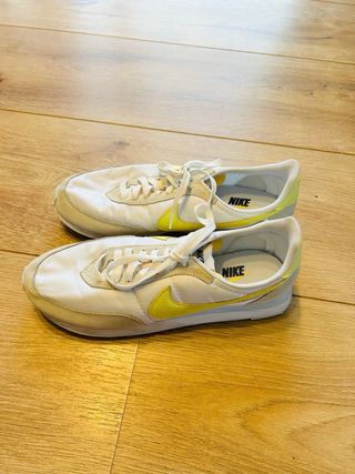 Zapatillas Nike Blancas y Amarillas