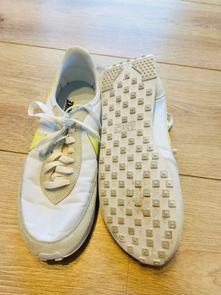 Zapatillas Nike Blancas y Amarillas
