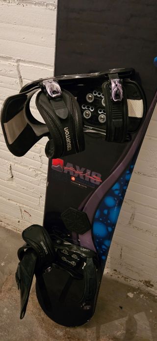 Tabla Snowboard Nidecker con fijaciones Burton