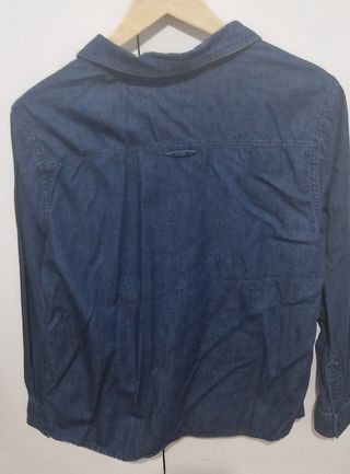 Camisa vaquera con cuadros rojos