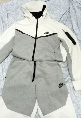 Chándal Nike Gris y Blanco