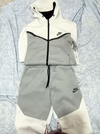 Chándal Nike Gris y Blanco
