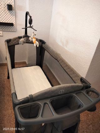 Cuna de viaje con colchón