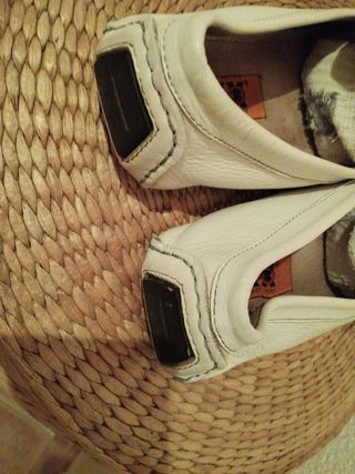 Mocasines de piel blancos