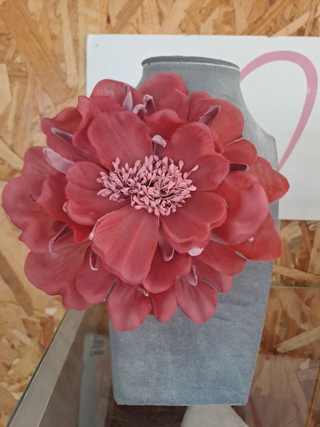 Flor Solapa y Tocado Coral