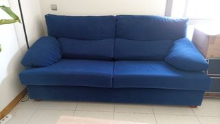 Sofá azul de tela