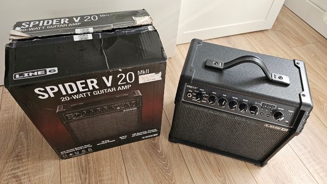 Amplificador Line 6 Spider V20 Guitarra/Bajo.
