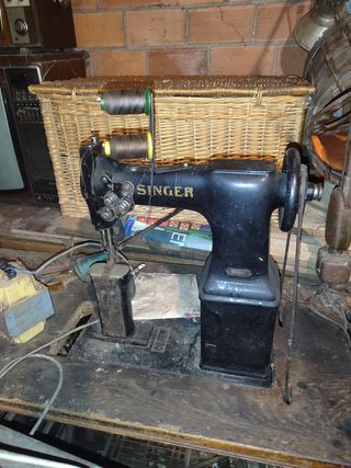Máquina de coser Singer antigua zapatero
