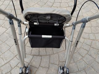 SIN ESTRENAR
Andador 4 ruedas con asiento y frenos