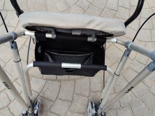 SIN ESTRENAR
Andador 4 ruedas con asiento y frenos