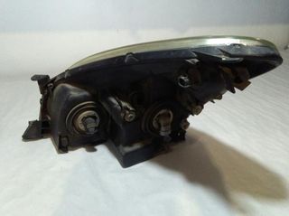 3124r faro der toyota corolla (r1) 2.0 d-4d 108104