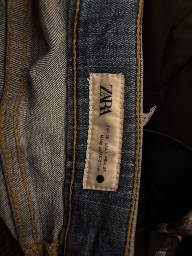 Pantalones campana Zara