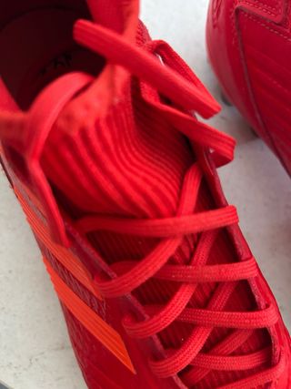 Botas de fútbol Adidas Predator Rojas Nuevas