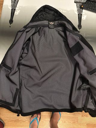 Forro polar Harley Davidson con capucha. Talla L