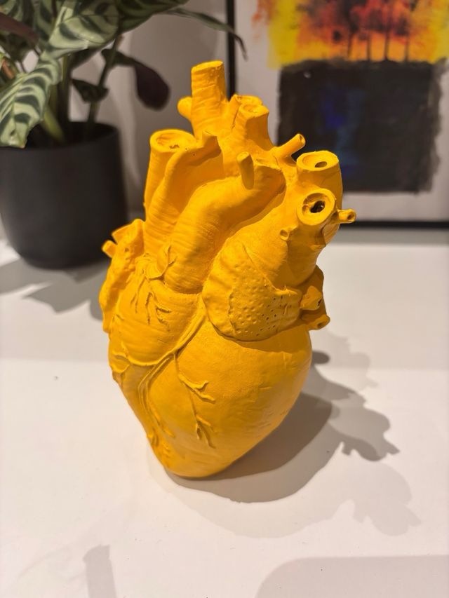 Figura Corazón Amarillo Plástico de resina