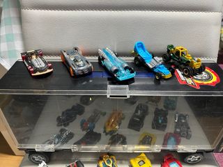 Lote 21 Coches Hot Wheels y Camión Transportador