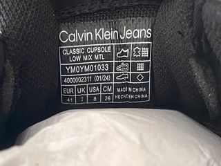 Zapatillas deportivas clásicas con suela de copa negras y grises de Calvin Klein 
