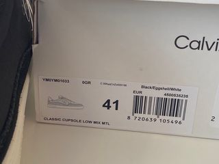 Zapatillas deportivas clásicas con suela de copa negras y grises de Calvin Klein 