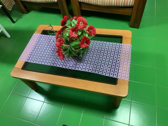 Tavolino anni '90 in legno e vetro