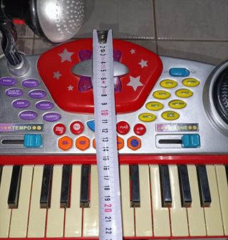 Piano infantil con micrófono y taburete