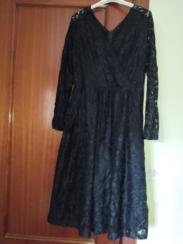 Vestido negro elegante manga larga