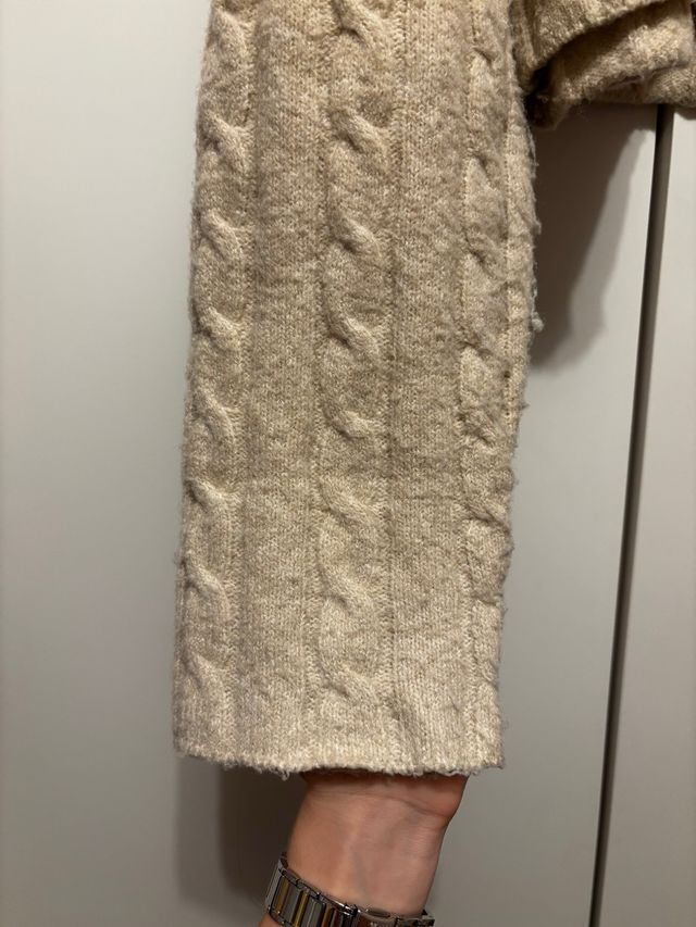 Conjunto 2 Jerséis Bershka beige y blanco