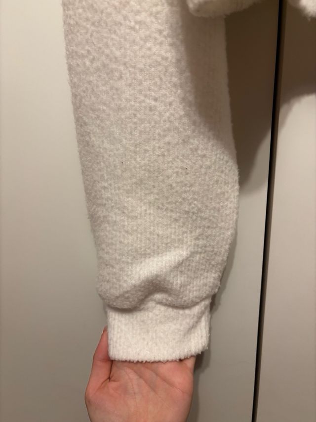 Conjunto 2 Jerséis Bershka beige y blanco