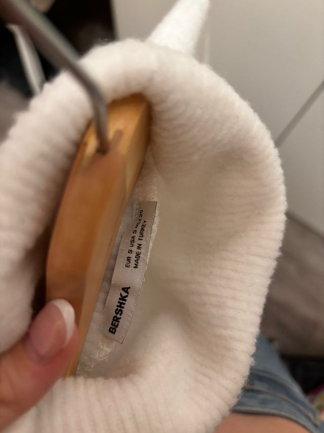 Conjunto 2 Jerséis Bershka beige y blanco