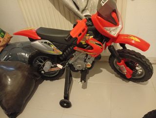 Moto eléctrica infantil Feber