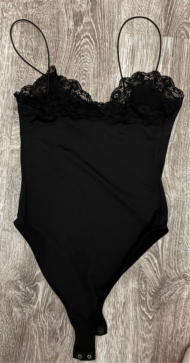 2 bodys Zara leopardo y negro