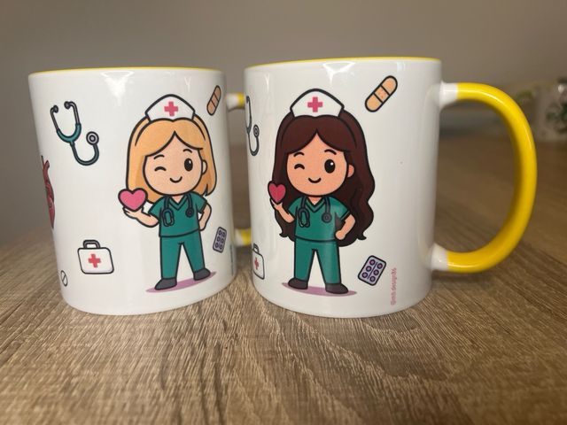 Taza personalizada de enfermera con nombre