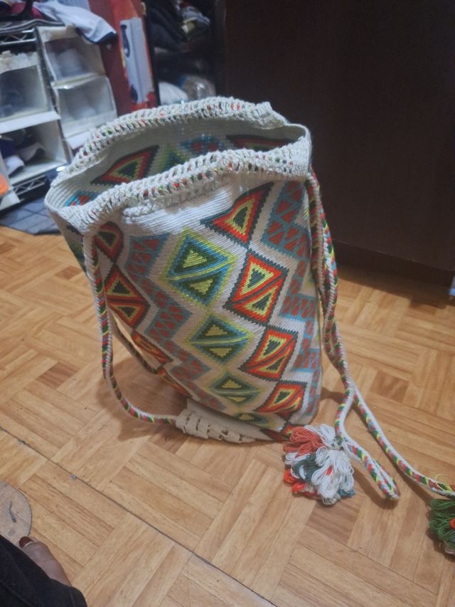 Bolso Wayuu artesanal multicolor