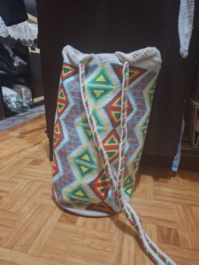 Bolso Wayuu artesanal multicolor