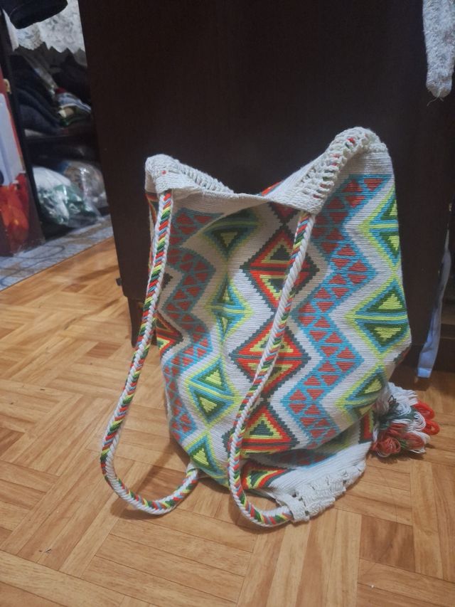 Bolso Wayuu artesanal multicolor