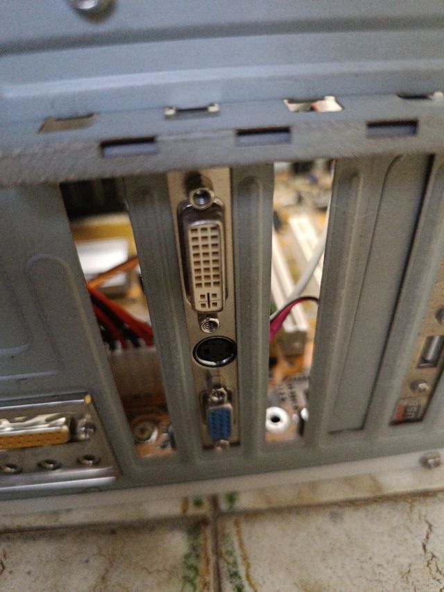 Tarjeta Gráfica ATI Radeon 9550