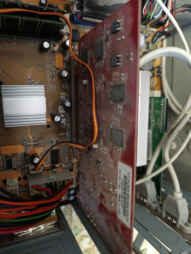 Tarjeta Gráfica ATI Radeon 9550