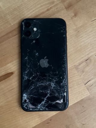 iPhone 11 Buen Estado - Cristal Roto