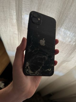 iPhone 11 Buen Estado - Cristal Roto