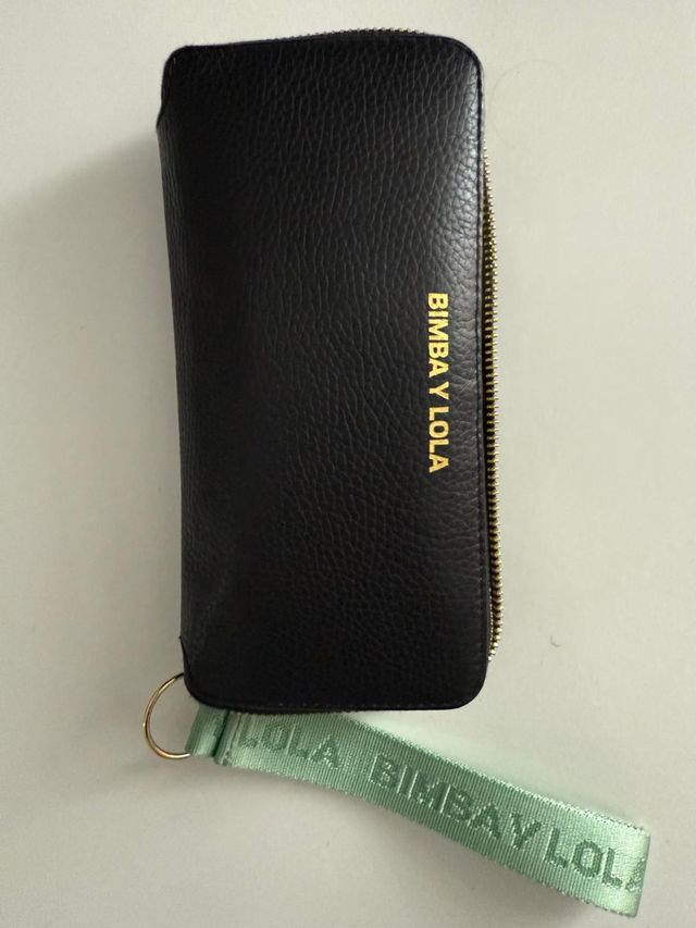 Cartera Bimba y Lola piel negra. Original