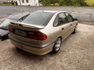 Renault Laguna 2000