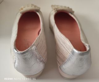 Zapatos Pitillo Beige y Plateados Talla 39